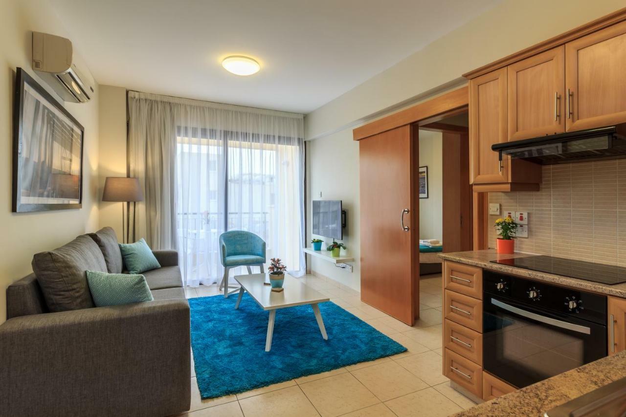 Soho City Apartments ラルナカ 部屋 写真